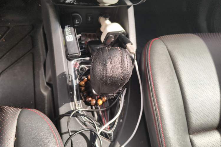 Used CHANGAN KAICHENG Oushang A600 2017 1.5L Manual Smart Connect Version Gear Lever