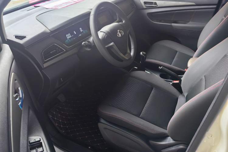 Used CHANGAN KAICHENG Oushang A600 2017 1.5L Manual Standard Edition Interior 1