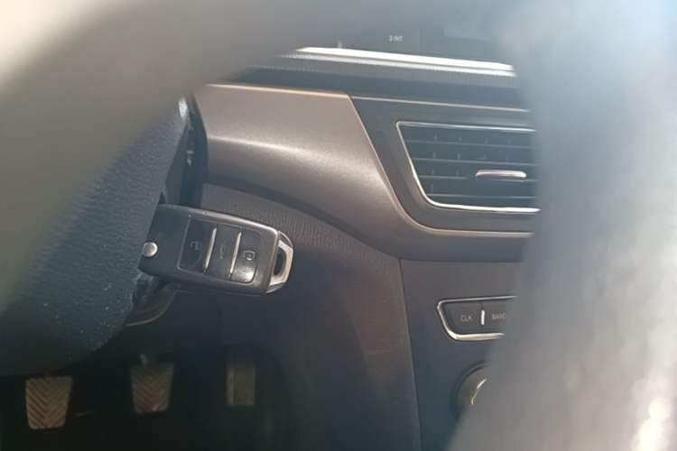 Used CHANGAN KAICHENG Oushang A600 2017 1.5L Manual Standard Edition Interior 1
