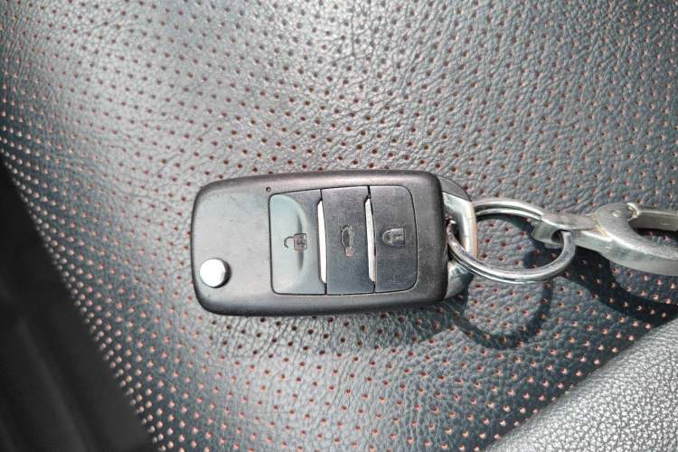 Used CHANGAN KAICHENG Oushang A600 2017 1.5L Manual Luxury Model Interior 1