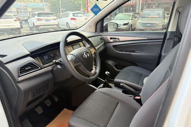 Used CHANGAN KAICHENG Oushang A600 2017 1.5L Manual Standard Edition Interior 2