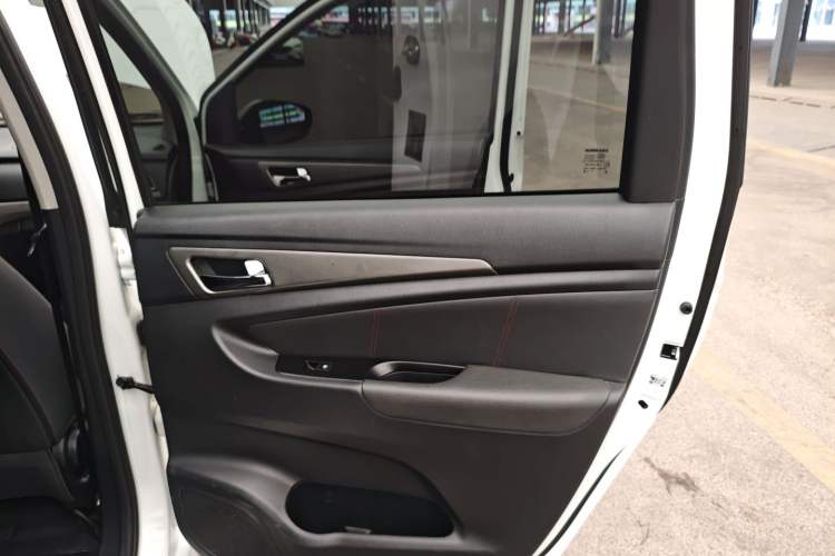 Used CHANGAN KAICHENG Oushang A600 2017 1.5L Manual Standard Edition Interior 6