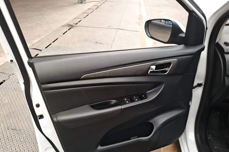 Used CHANGAN KAICHENG Oushang A600 2017 1.5L Manual Standard Edition Interior 7