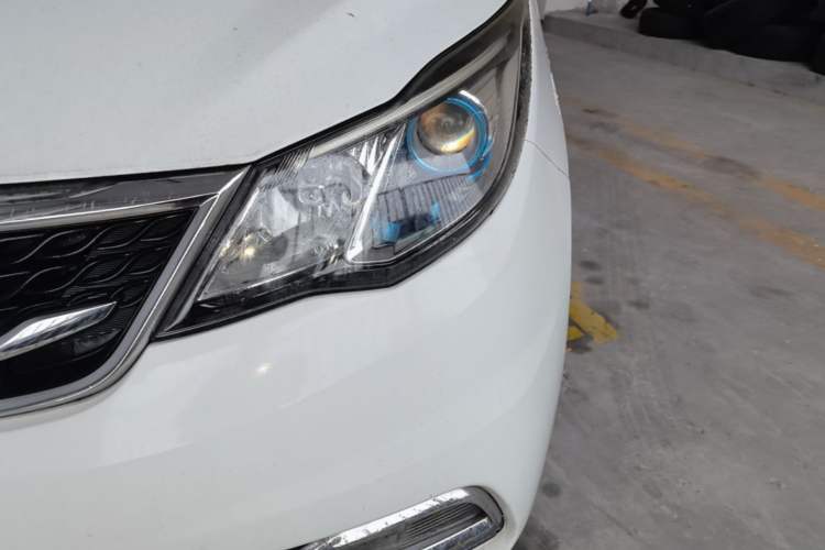 Used CHANGAN KAICHENG Oushang A600 2017 1.5L Manual Standard Edition Left Front Headlight