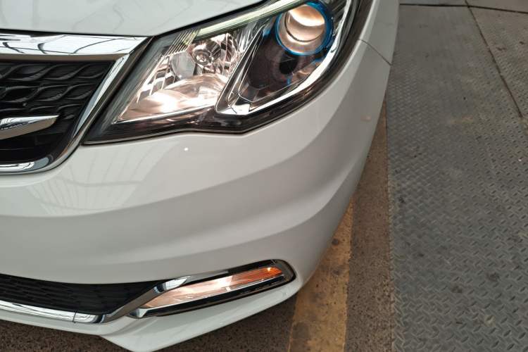 Used CHANGAN KAICHENG Oushang A600 2017 1.5L Manual Standard Edition Left Front Headlight