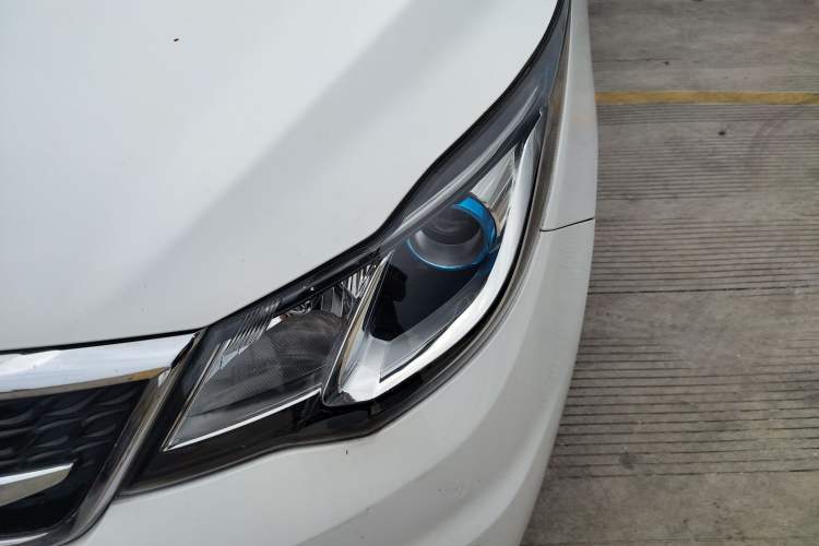 Used CHANGAN KAICHENG Oushang A600 2017 1.5L Manual Luxury Model Left Front Headlight
