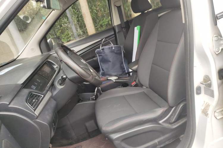 Used CHANGAN KAICHENG Oushang A600 2017 1.5L Manual Standard Edition Left Front Seat