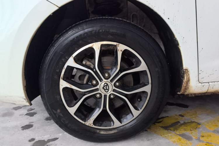 Used CHANGAN KAICHENG Oushang A600 2017 1.5L Manual Standard Edition Left Front Wheel Hub