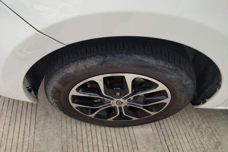 Used CHANGAN KAICHENG Oushang A600 2017 1.5L Manual Luxury Model Left Front Wheel Hub