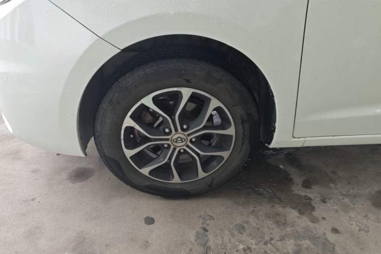 Used CHANGAN KAICHENG Oushang A600 2017 1.5L Manual Standard Edition Left Front Wheel Hub