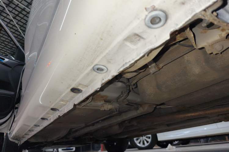 Used CHANGAN KAICHENG Oushang A600 2017 1.5L Manual Standard Edition Left Side Sill