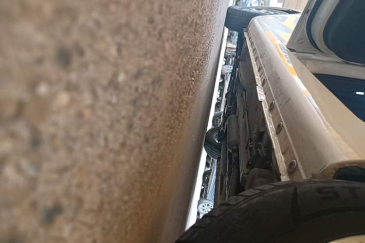 Used CHANGAN KAICHENG Oushang A600 2017 1.5L Manual Standard Edition Left Side Sill