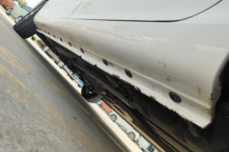 Used CHANGAN KAICHENG Oushang A600 2017 1.5L Manual Luxury Model Left Side Sill