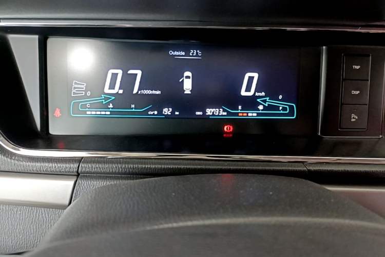 Used CHANGAN KAICHENG Oushang A600 2017 1.5L Manual Luxury Model Odometer Close Up