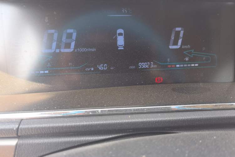 Used CHANGAN KAICHENG Oushang A600 2017 1.5L Manual Luxury Model Odometer Close Up