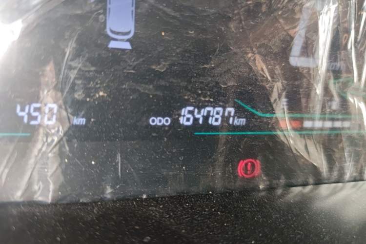 Used CHANGAN KAICHENG Oushang A600 2017 1.5L Manual Luxury Model Odometer Close Up
