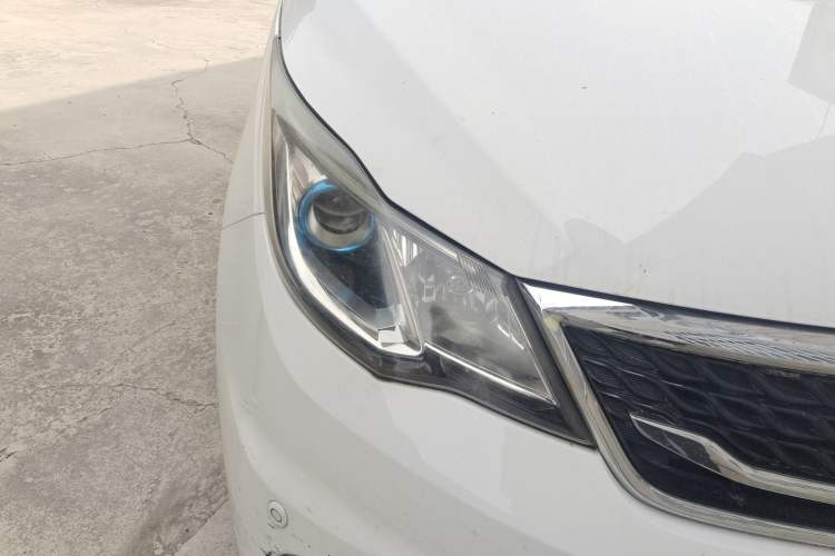 Used CHANGAN KAICHENG Oushang A600 2017 1.5L Manual Luxury Model Right Front Headlight