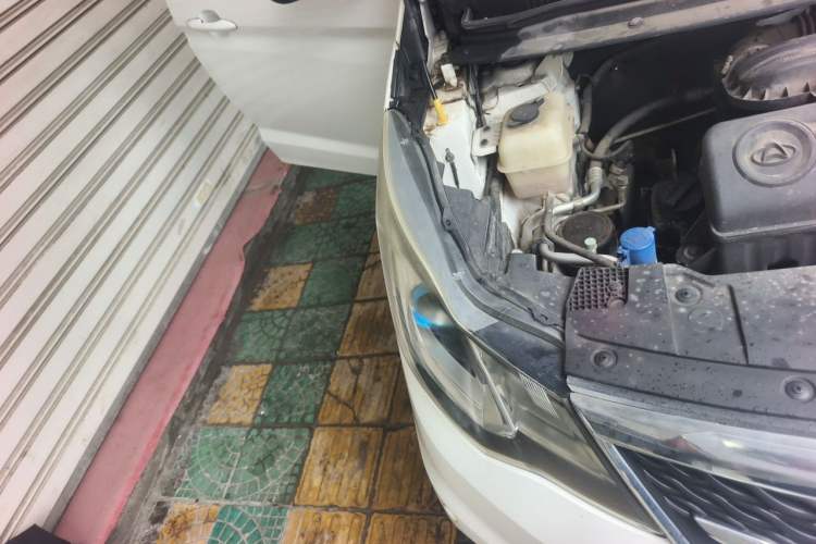 Used CHANGAN KAICHENG Oushang A600 2017 1.5L Manual Luxury Model Right Front Headlight
