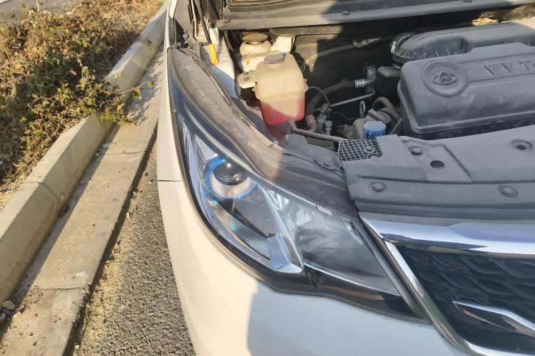 Used CHANGAN KAICHENG Oushang A600 2017 1.5L Manual Standard Edition Right Front Headlight