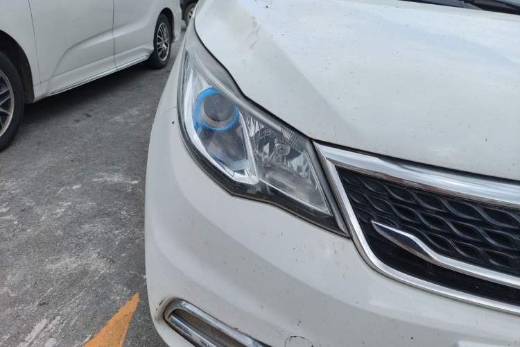 Used CHANGAN KAICHENG Oushang A600 2017 1.5L Manual Standard Edition Right Front Headlight