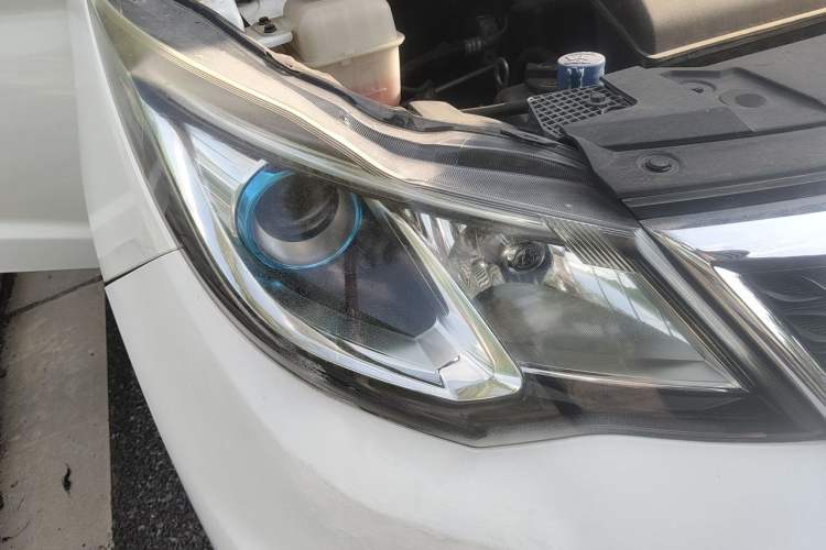 Used CHANGAN KAICHENG Oushang A600 2017 1.5L Manual Luxury Model Right Front Headlight