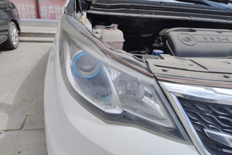 Used CHANGAN KAICHENG Oushang A600 2017 1.5L Manual Luxury Model Right Front Headlight
