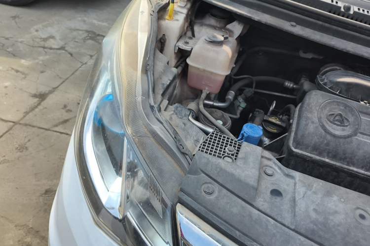 Used CHANGAN KAICHENG Oushang A600 2017 1.5L Manual Luxury Model Right Front Headlight