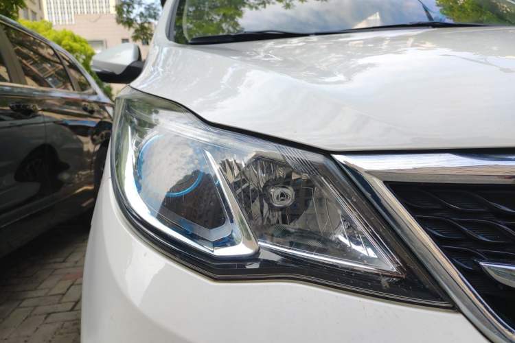 Used CHANGAN KAICHENG Oushang A600 2017 1.5L Manual Standard Edition Right Front Headlight