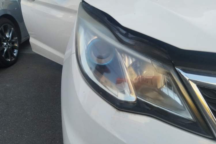 Used CHANGAN KAICHENG Oushang A600 2017 1.5L Manual Luxury Model Right Front Headlight