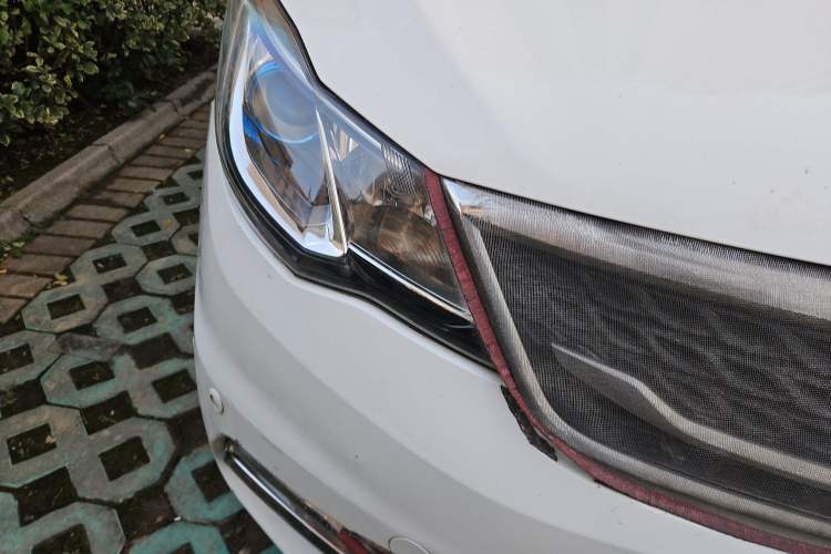 Used CHANGAN KAICHENG Oushang A600 2017 1.5L Manual Luxury Model Right Front Headlight