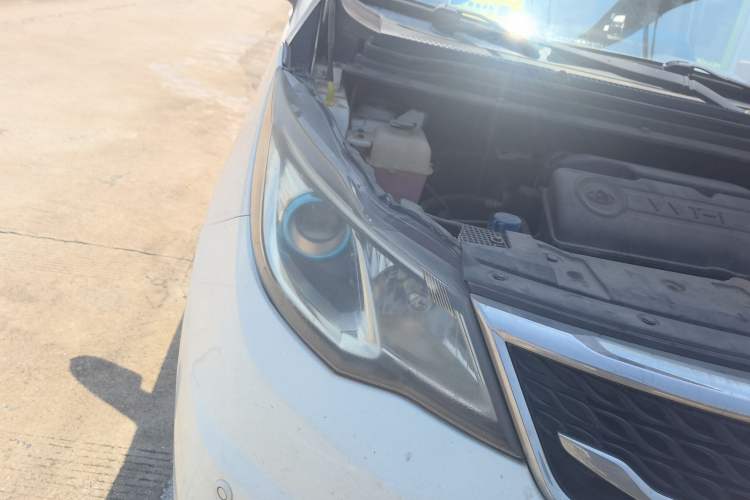 Used CHANGAN KAICHENG Oushang A600 2017 1.5L Manual Luxury Model Right Front Headlight