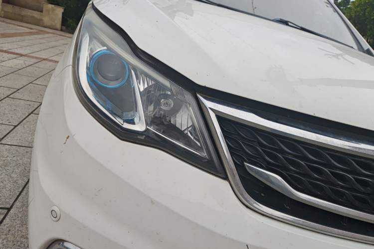 Used CHANGAN KAICHENG Oushang A600 2017 1.5L Manual Luxury Model Right Front Headlight