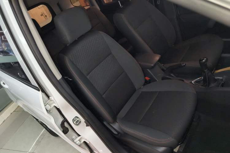 Used CHANGAN KAICHENG Oushang A600 2017 1.5L Manual Standard Edition Right Front Seat