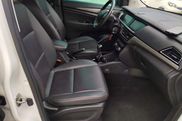 Used CHANGAN KAICHENG Oushang A600 2017 1.5L Manual Luxury Model Right Front Seat