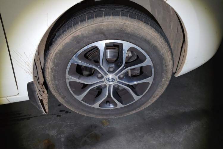 Used CHANGAN KAICHENG Oushang A600 2017 1.5L Manual Luxury Model Right Front Wheel Hub