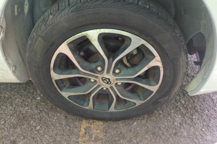 Used CHANGAN KAICHENG Oushang A600 2017 1.5L Manual Standard Edition Right Front Wheel Hub