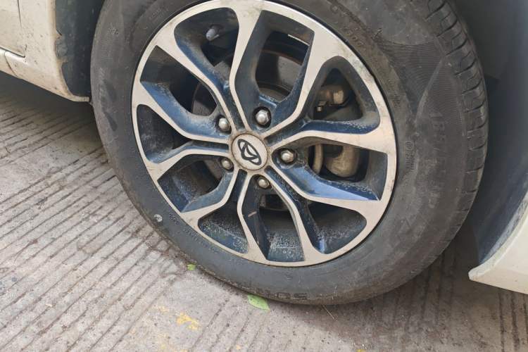 Used CHANGAN KAICHENG Oushang A600 2017 1.5L Manual Luxury Model Right Front Wheel Hub
