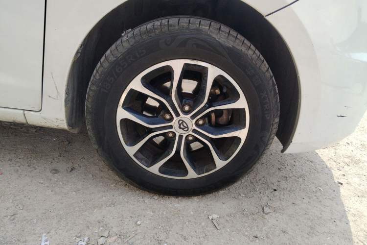 Used CHANGAN KAICHENG Oushang A600 2017 1.5L Manual Standard Edition Right Front Wheel Hub