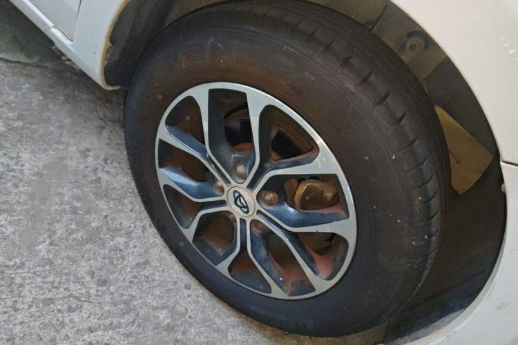 Used CHANGAN KAICHENG Oushang A600 2017 1.5L Manual Standard Edition Right Front Wheel Hub