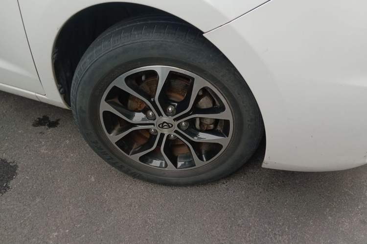 Used CHANGAN KAICHENG Oushang A600 2017 1.5L Manual Luxury Model Right Front Wheel Hub