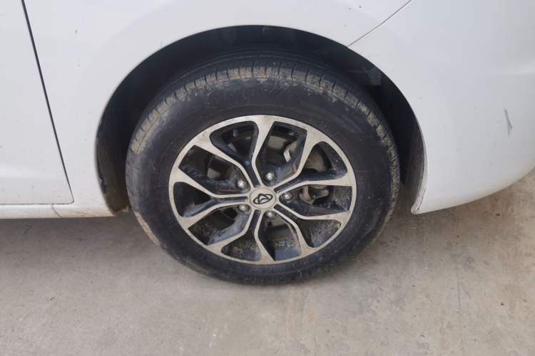 Used CHANGAN KAICHENG Oushang A600 2017 1.5L Manual Standard Edition Right Front Wheel Hub