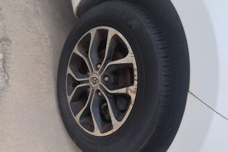Used CHANGAN KAICHENG Oushang A600 2017 1.5L Manual Standard Edition Right Front Wheel Hub