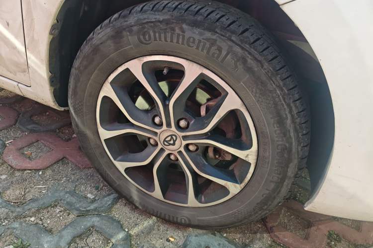 Used CHANGAN KAICHENG Oushang A600 2017 1.5L Manual Luxury Model Right Front Wheel Hub