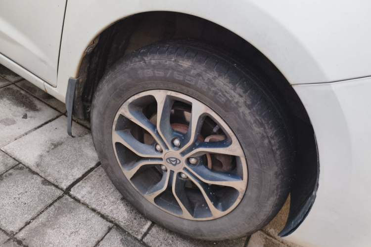 Used CHANGAN KAICHENG Oushang A600 2017 1.5L Manual Standard Edition Right Front Wheel Hub