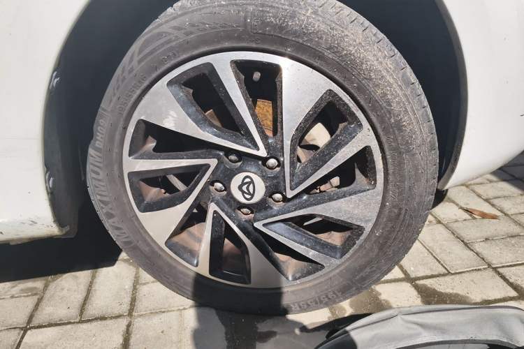 Used CHANGAN KAICHENG Oushang A600 2017 1.5L Manual Smart Connect Version Right Front Wheel Hub