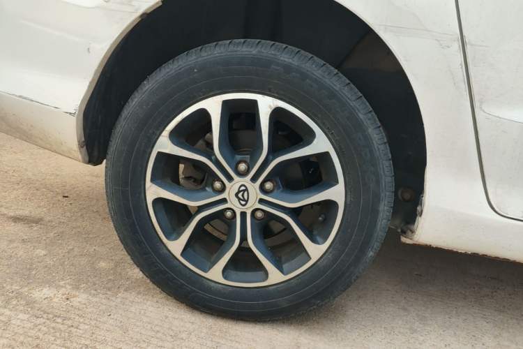 Used CHANGAN KAICHENG Oushang A600 2017 1.5L Manual Luxury Model Right Rear Wheel Hub