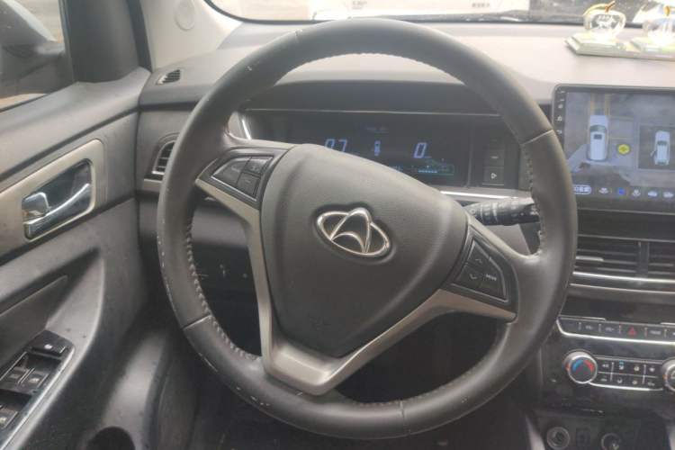 Used CHANGAN KAICHENG Oushang A600 2017 1.5L Manual Luxury Model Steering Wheel