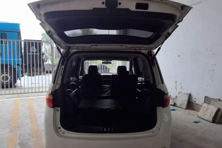 Used CHANGAN KAICHENG Oushang A600 2017 1.5L Manual Standard Edition Trunk
