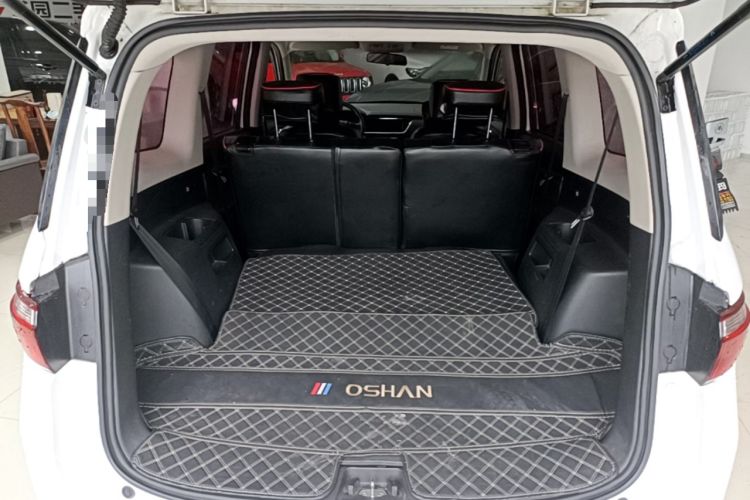 Used CHANGAN KAICHENG Oushang A600 2017 1.5L Manual Luxury Model Trunk