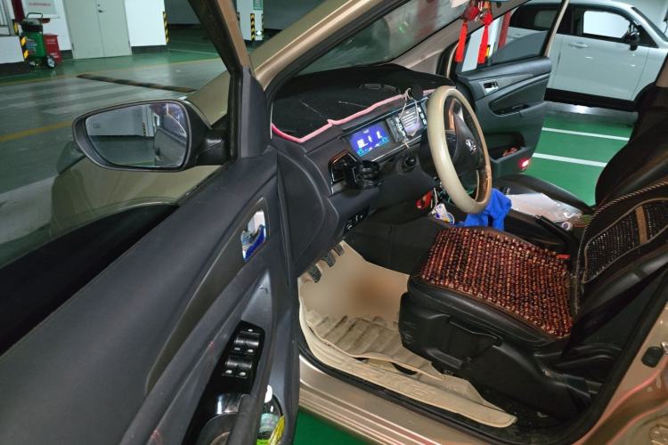 Used CHANGAN KAICHENG Oushang A600 2017 1.5L Manual Luxury Model Driver Seat